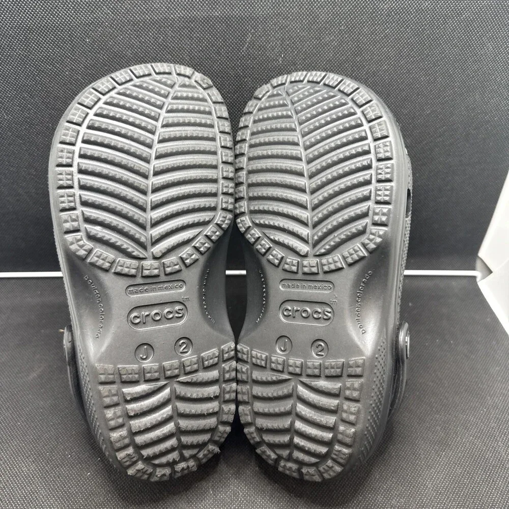 Unisex Youth Boys Girls Crocs Classic Clogs 206991 Black Size 2Y- UZB72 - Picture 13 of 15